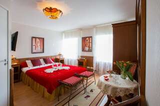 Отель Villa Eeden Пярну Стандартный двухместный номер с 1 кроватью или 2 отдельными кроватями-1