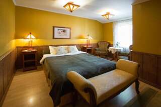 Отель Villa Eeden Пярну Стандартный двухместный номер с 1 кроватью или 2 отдельными кроватями-10